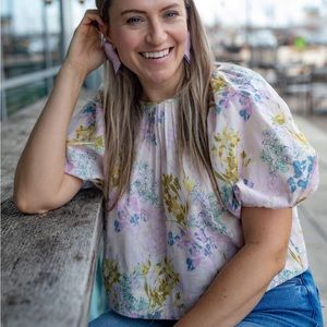 Cropped top with V back.  Spring Season